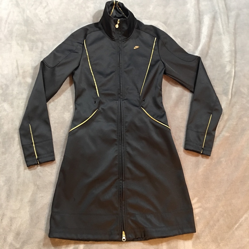 Nike Women’s SportswearFunnel neck Jacket